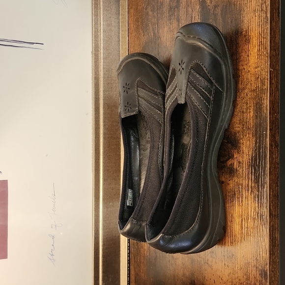 Keen Women Black Leather Flats Shoes Size 8 US 38.5 EU - Picture 6 of 8